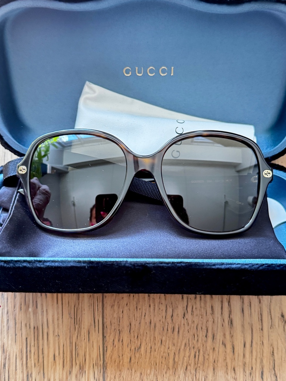 Gucci Women’s Brown Oversize Rounded Square Sunglasses with Case NWT